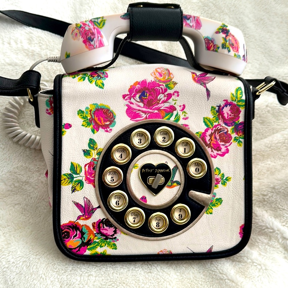 Cute  Betsey Johnson purse. In good condition. No rips or tears .